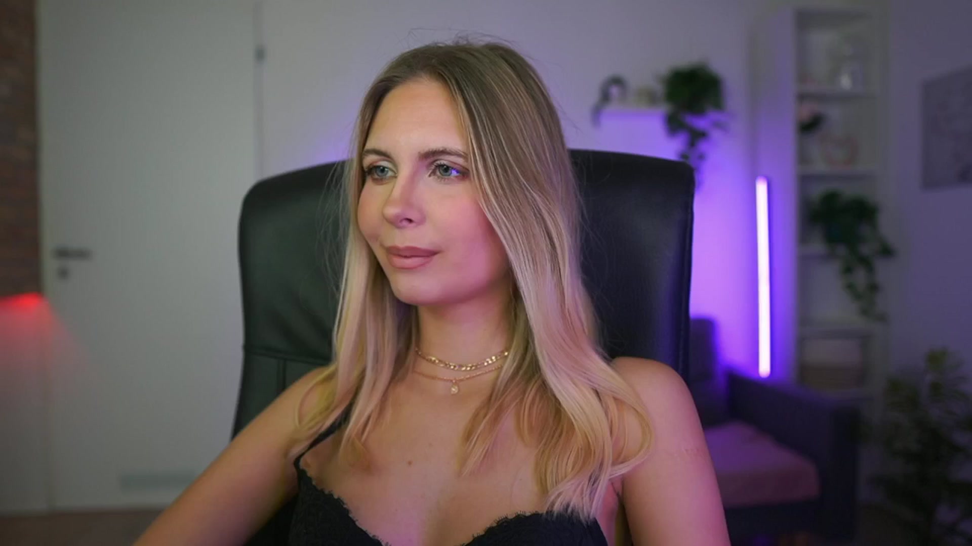 Gallery image thumbnail from Catecrago_'s myfreecams stream on, 01/20/2026, 16:35 image 2 of 20