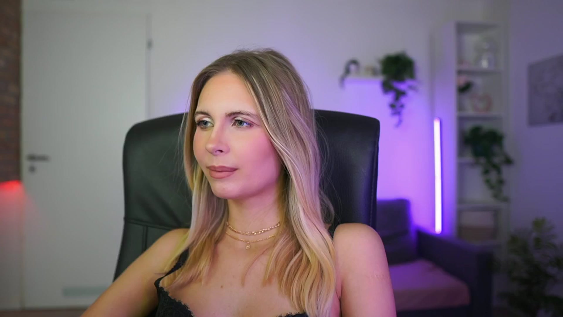 Gallery image thumbnail from Catecrago_'s myfreecams stream on, 01/20/2026, 17:38 image 13 of 20