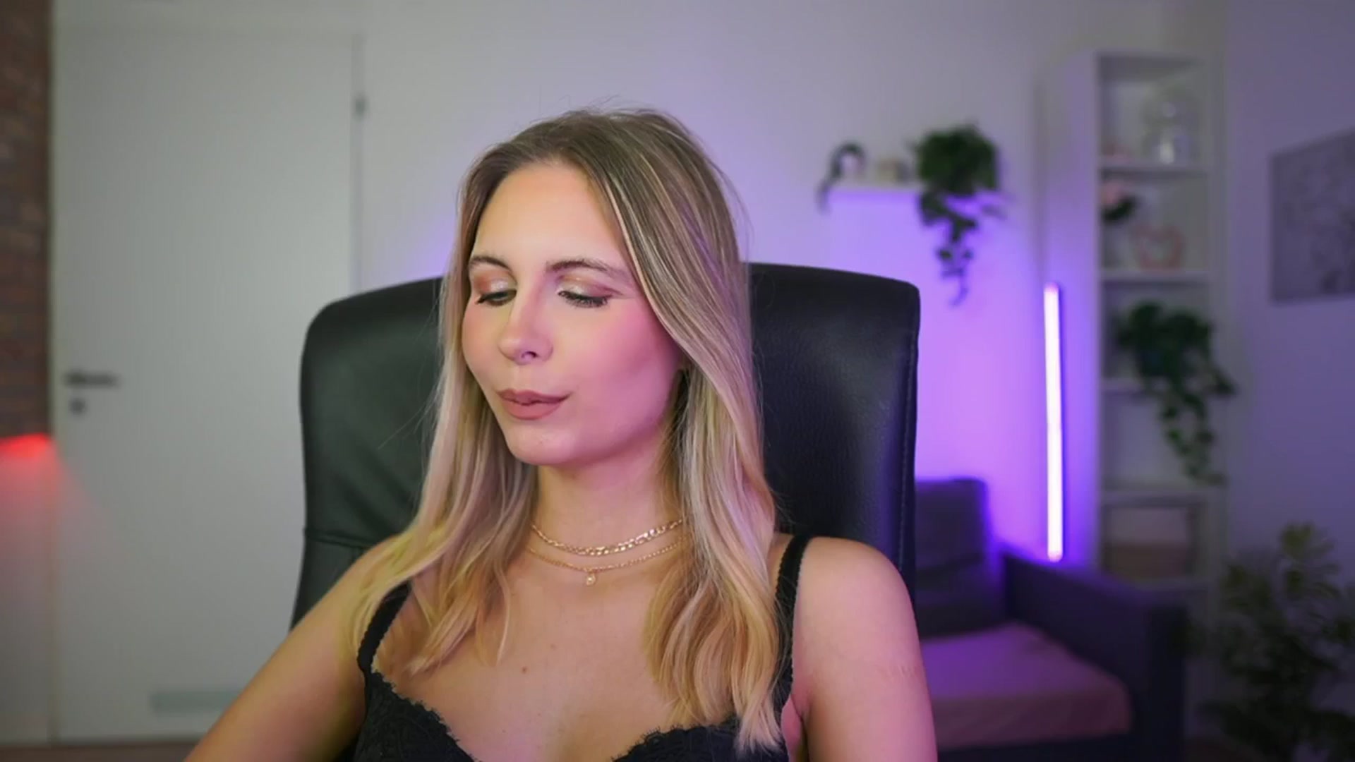 Gallery image thumbnail from Catecrago_'s myfreecams stream on, 01/20/2026, 17:38 image 7 of 20