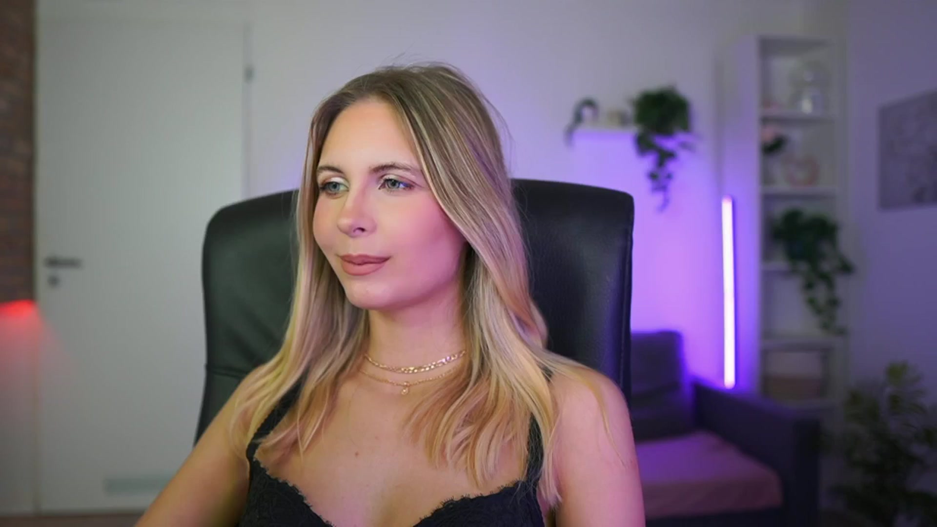 Gallery image thumbnail from Catecrago_'s myfreecams stream on, 01/20/2026, 17:38 image 3 of 20