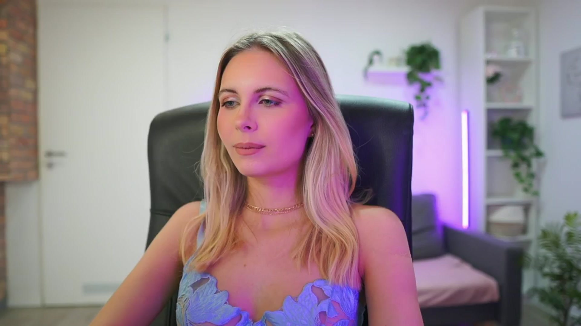 Gallery image thumbnail from Catecrago_'s myfreecams stream on, 01/21/2026, 10:36 image 20 of 20