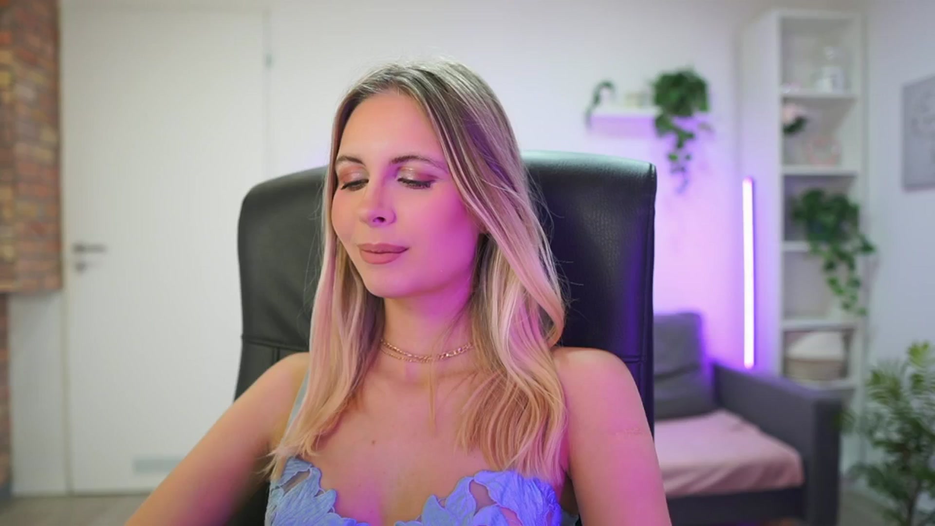 Gallery image thumbnail from Catecrago_'s myfreecams stream on, 01/21/2026, 10:36 image 15 of 20