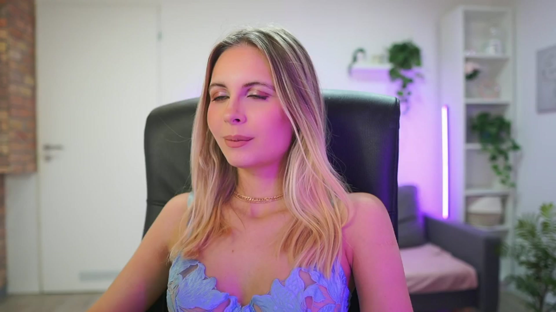 Gallery image thumbnail from Catecrago_'s myfreecams stream on, 01/21/2026, 10:36 image 19 of 20