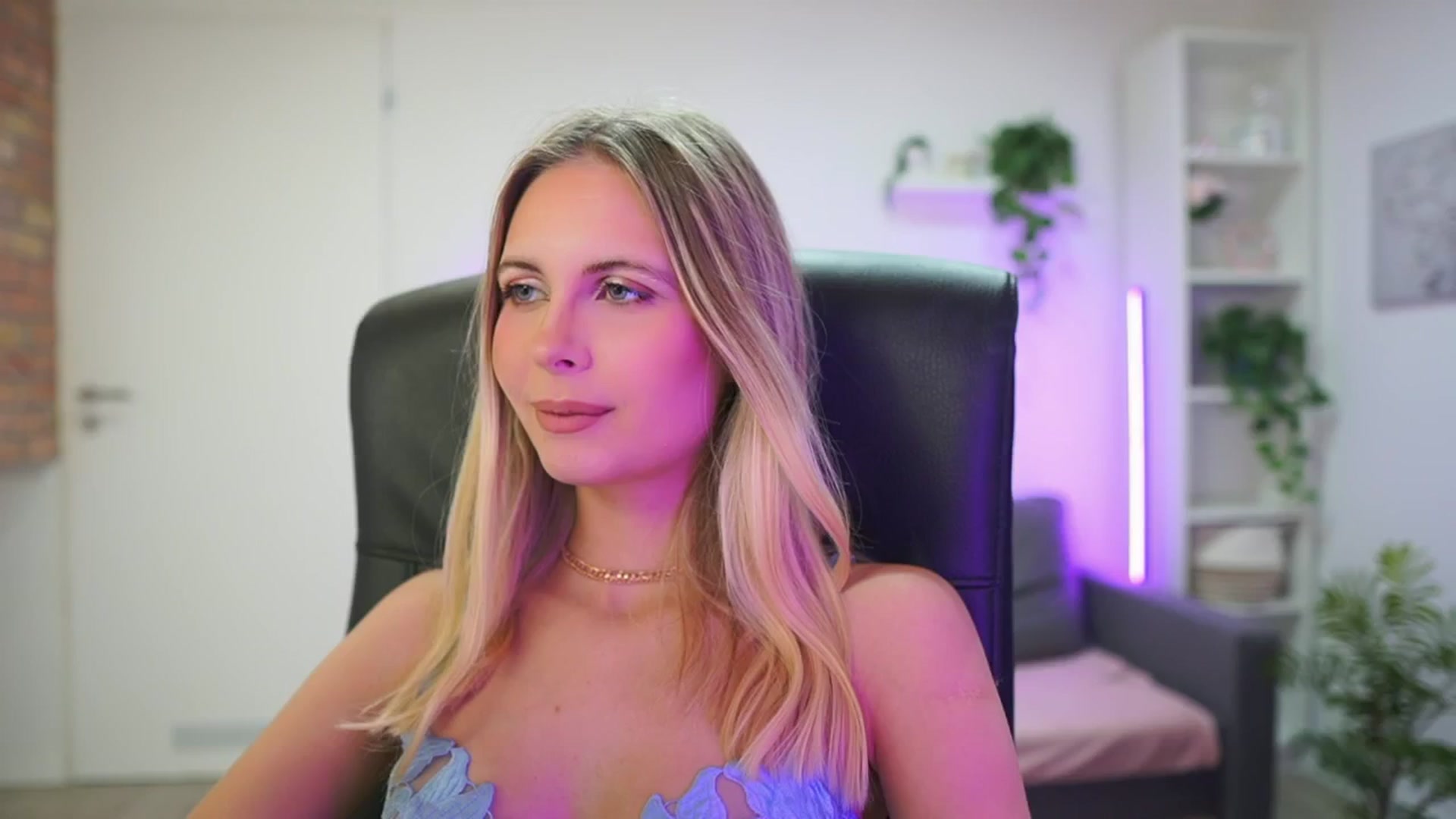 Gallery image thumbnail from Catecrago_'s myfreecams stream on, 01/21/2026, 10:36 image 6 of 20