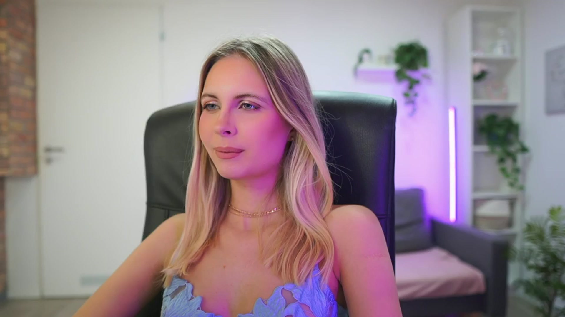 Gallery image thumbnail from Catecrago_'s myfreecams stream on, 01/21/2026, 10:36 image 14 of 20