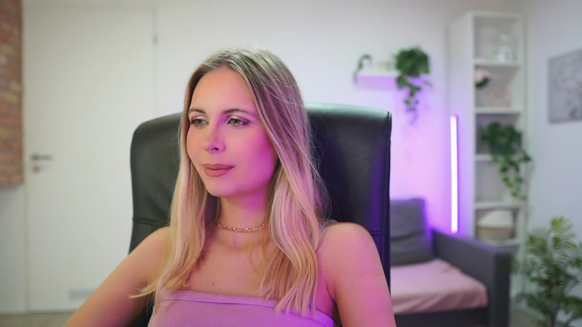 Gallery image thumbnail from Catecrago_'s myfreecams stream on, 01/21/2026, 10:36 image 4 of 20