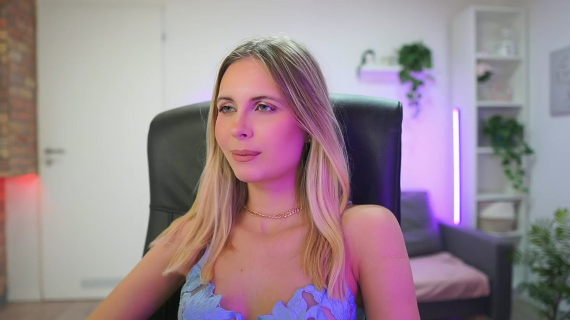 Gallery image thumbnail from Catecrago_'s myfreecams stream on, 01/21/2026, 12:45 image 14 of 20