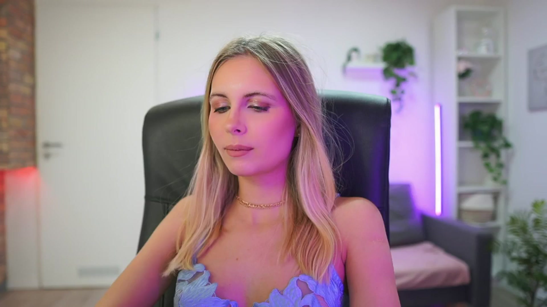 Gallery image thumbnail from Catecrago_'s myfreecams stream on, 01/21/2026, 12:45 image 12 of 20