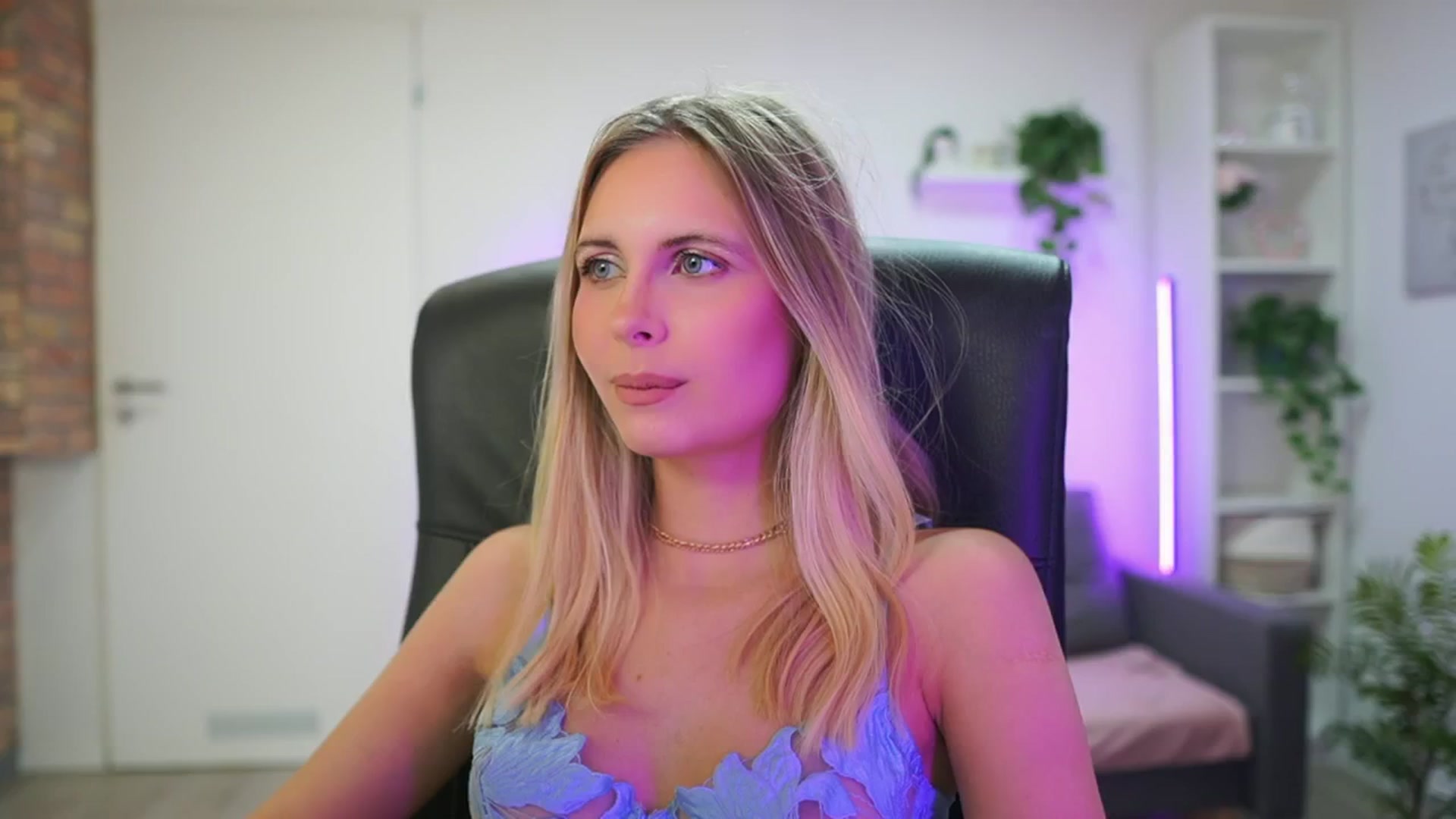 Gallery image thumbnail from Catecrago_'s myfreecams stream on, 01/21/2026, 12:45 image 10 of 20