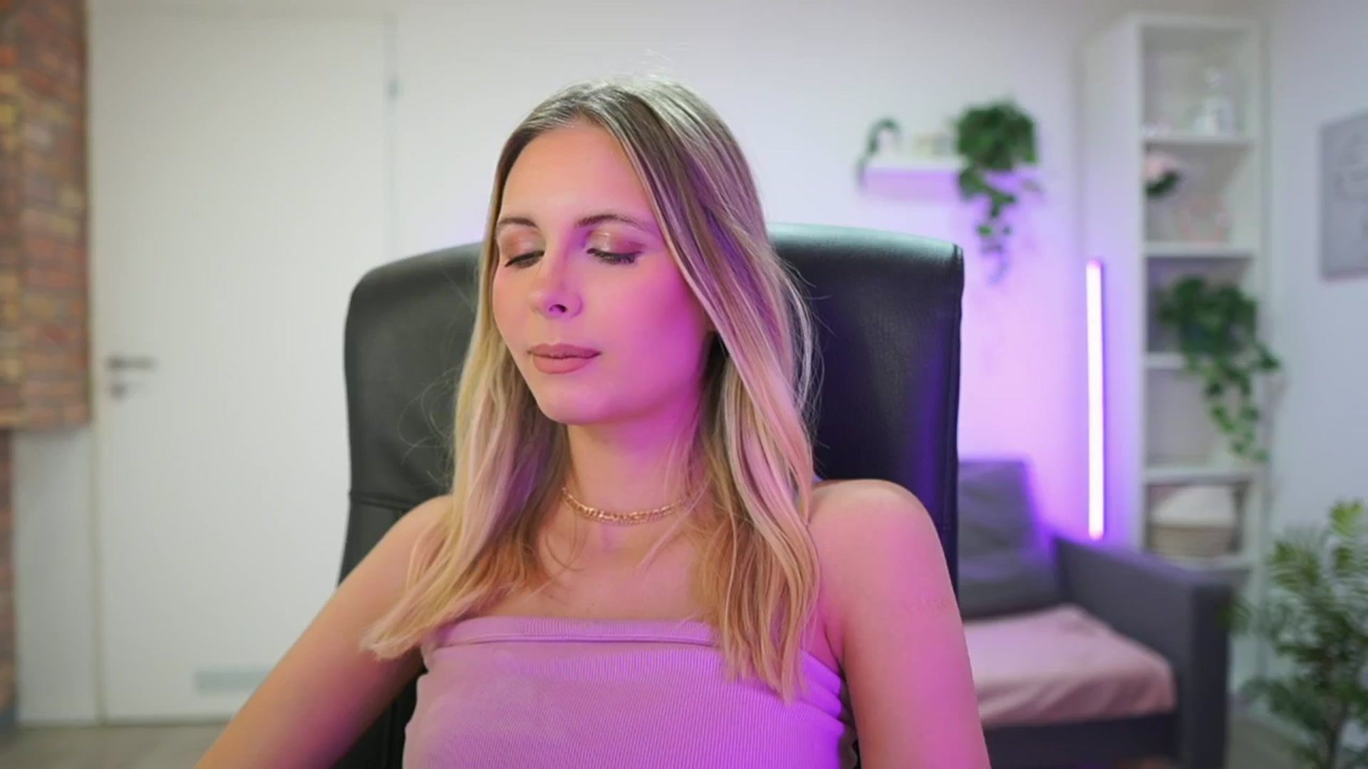 Gallery image thumbnail from Catecrago_'s myfreecams stream on, 01/21/2026, 12:45 image 1 of 20