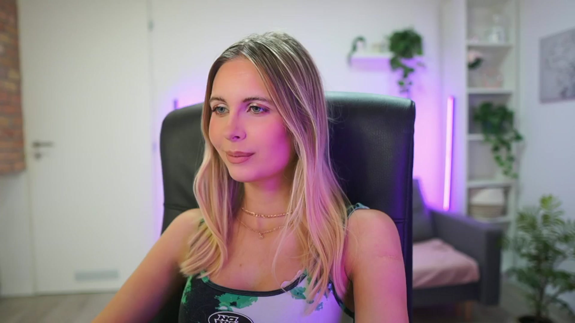 Gallery image thumbnail from Catecrago_'s myfreecams stream on, 01/22/2026, 15:44 image 1 of 20