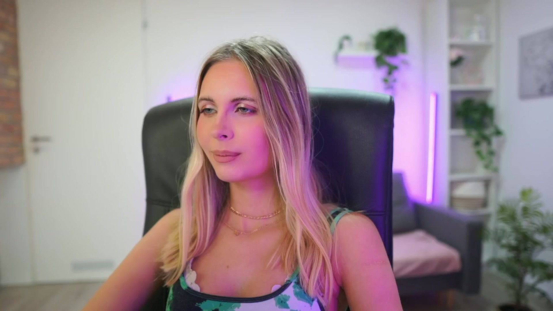 Gallery image thumbnail from Catecrago_'s myfreecams stream on, 01/22/2026, 15:44 image 11 of 20