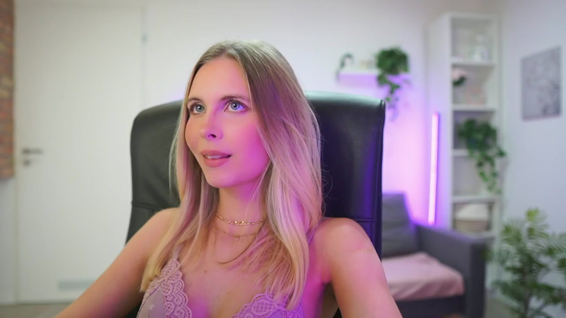 Gallery image thumbnail from Catecrago_'s myfreecams stream on, 01/26/2026, 17:02 image 19 of 20