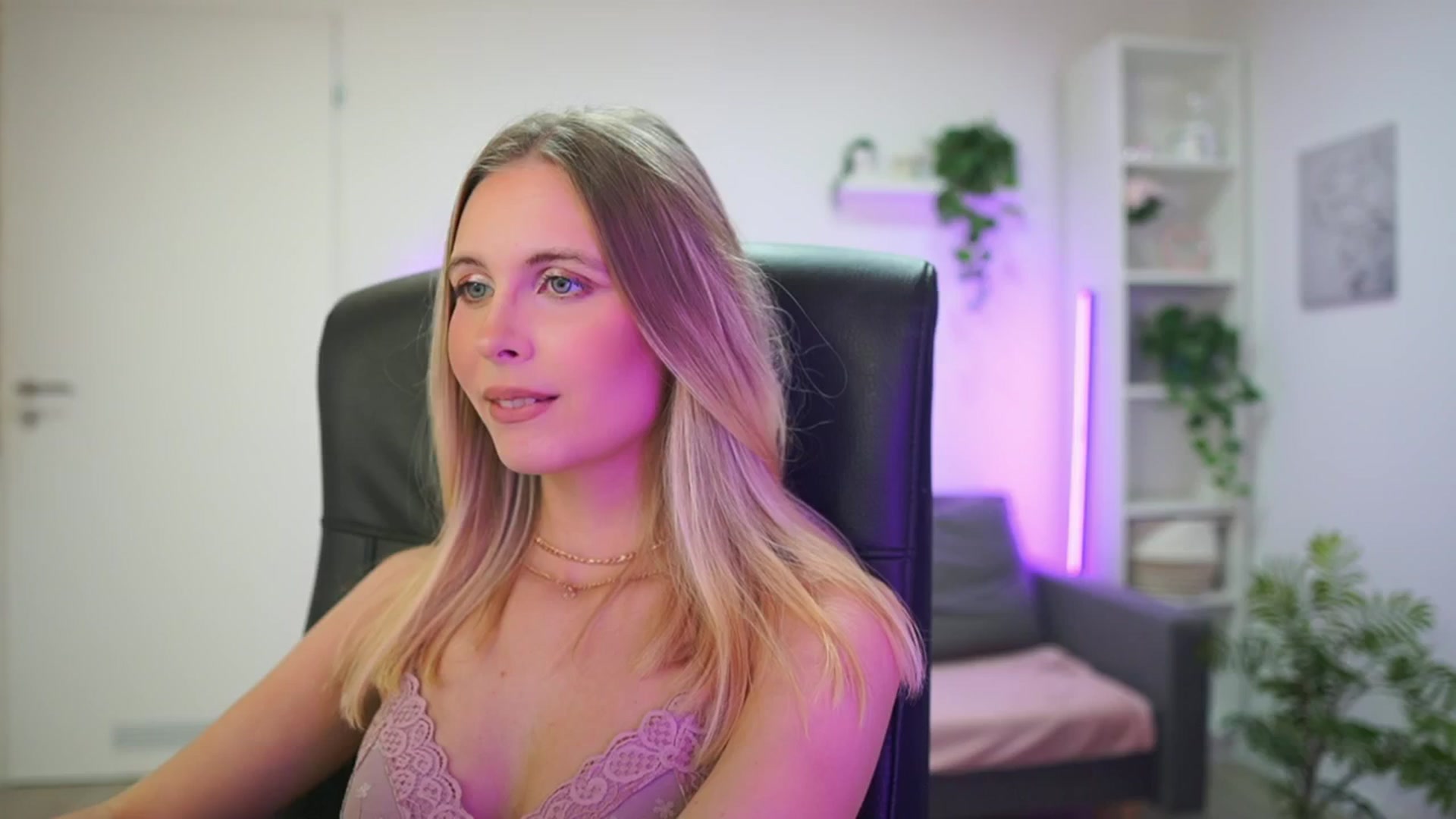 Gallery image thumbnail from Catecrago_'s myfreecams stream on, 01/26/2026, 17:02 image 14 of 20
