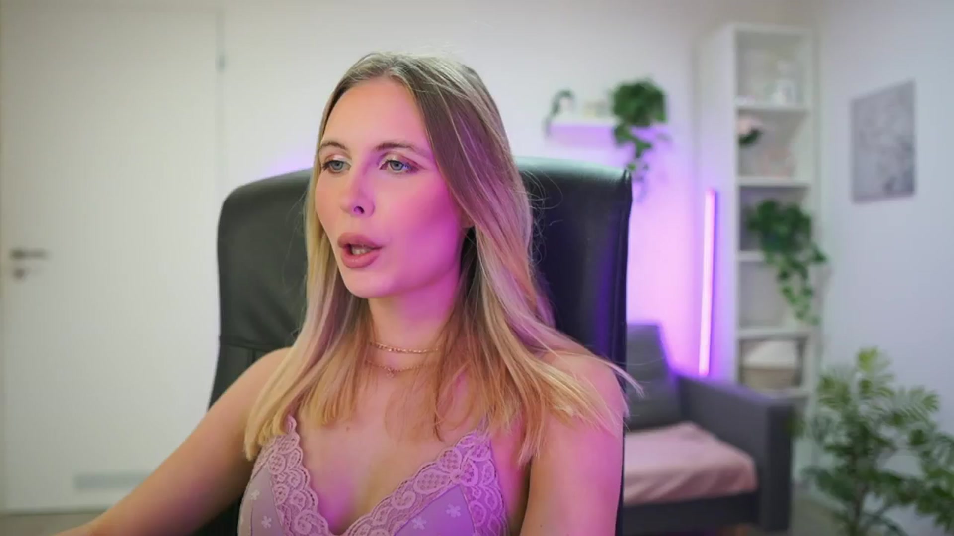 Gallery image thumbnail from Catecrago_'s myfreecams stream on, 01/26/2026, 17:02 image 9 of 20