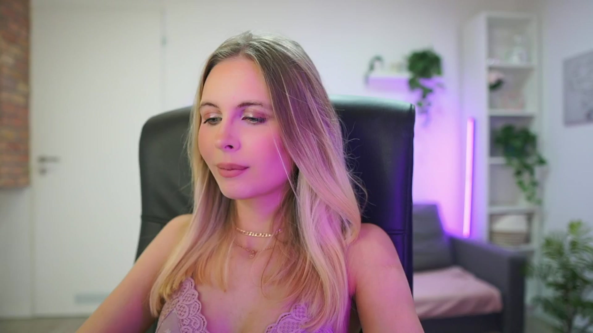 Gallery image thumbnail from Catecrago_'s myfreecams stream on, 01/26/2026, 17:02 image 7 of 20