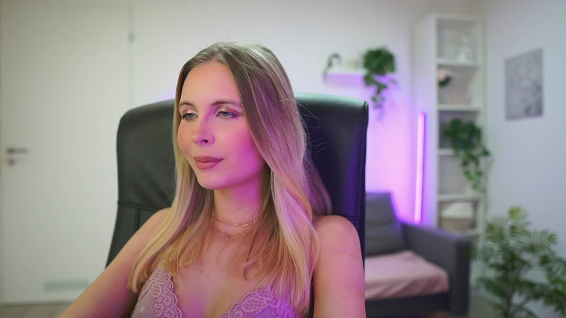 Gallery image thumbnail from Catecrago_'s myfreecams stream on, 01/26/2026, 17:02 image 10 of 20