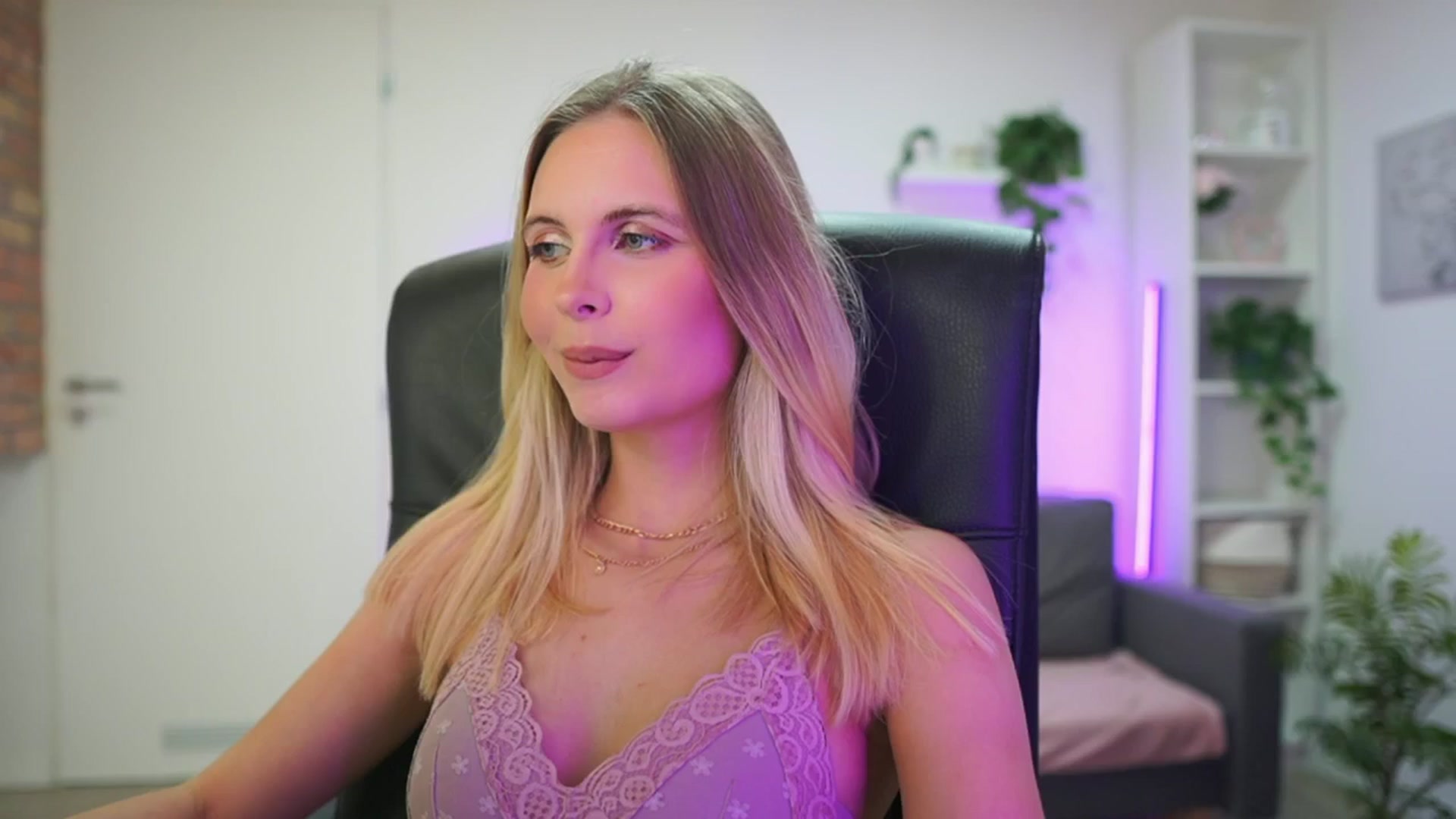 Gallery image thumbnail from Catecrago_'s myfreecams stream on, 01/26/2026, 18:47 image 5 of 20