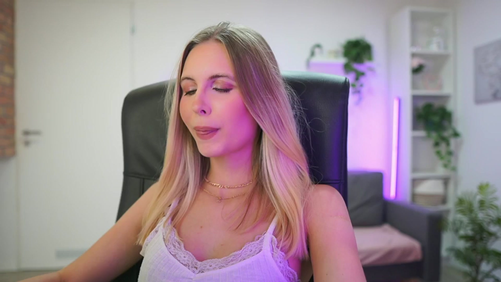 Gallery image thumbnail from Catecrago_'s myfreecams stream on, 01/26/2026, 18:47 image 3 of 20