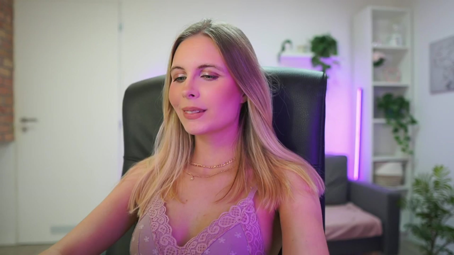 Gallery image thumbnail from Catecrago_'s myfreecams stream on, 01/26/2026, 18:47 image 7 of 20