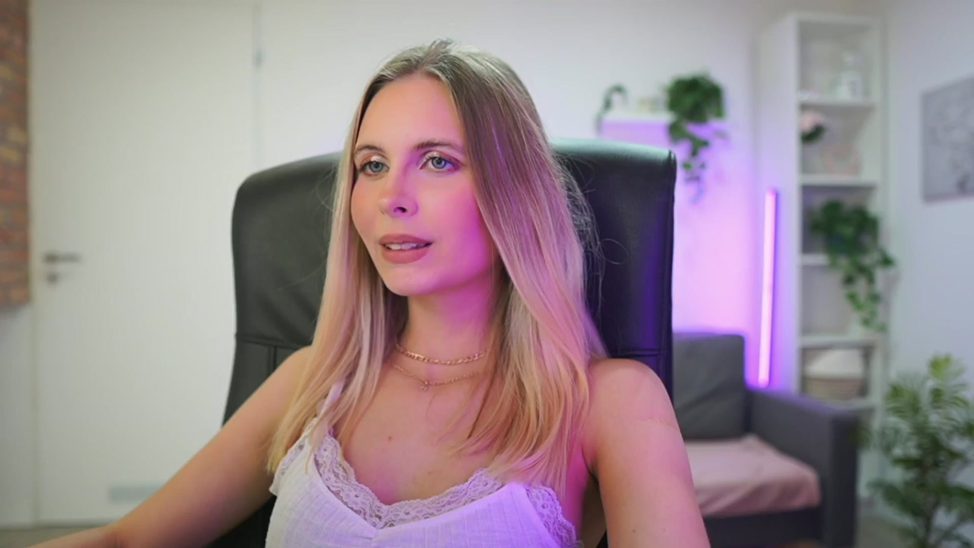 Gallery image thumbnail from Catecrago_'s myfreecams stream on, 01/26/2026, 18:47 image 2 of 20