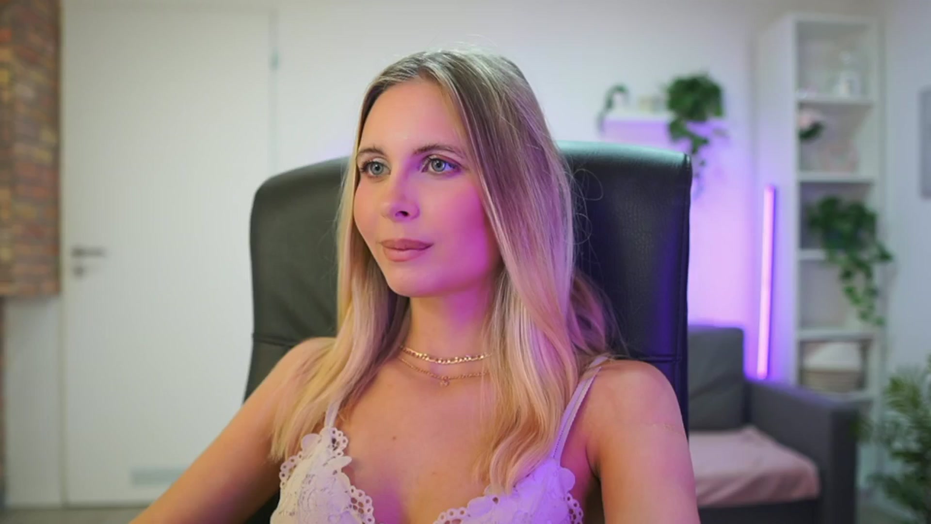 Gallery image thumbnail from Catecrago_'s myfreecams stream on, 01/27/2026, 13:42 image 19 of 20