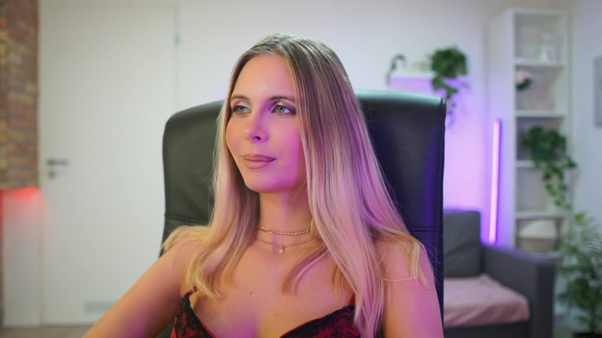Gallery image thumbnail from Catecrago_'s myfreecams stream on, 01/28/2026, 15:18 image 14 of 20