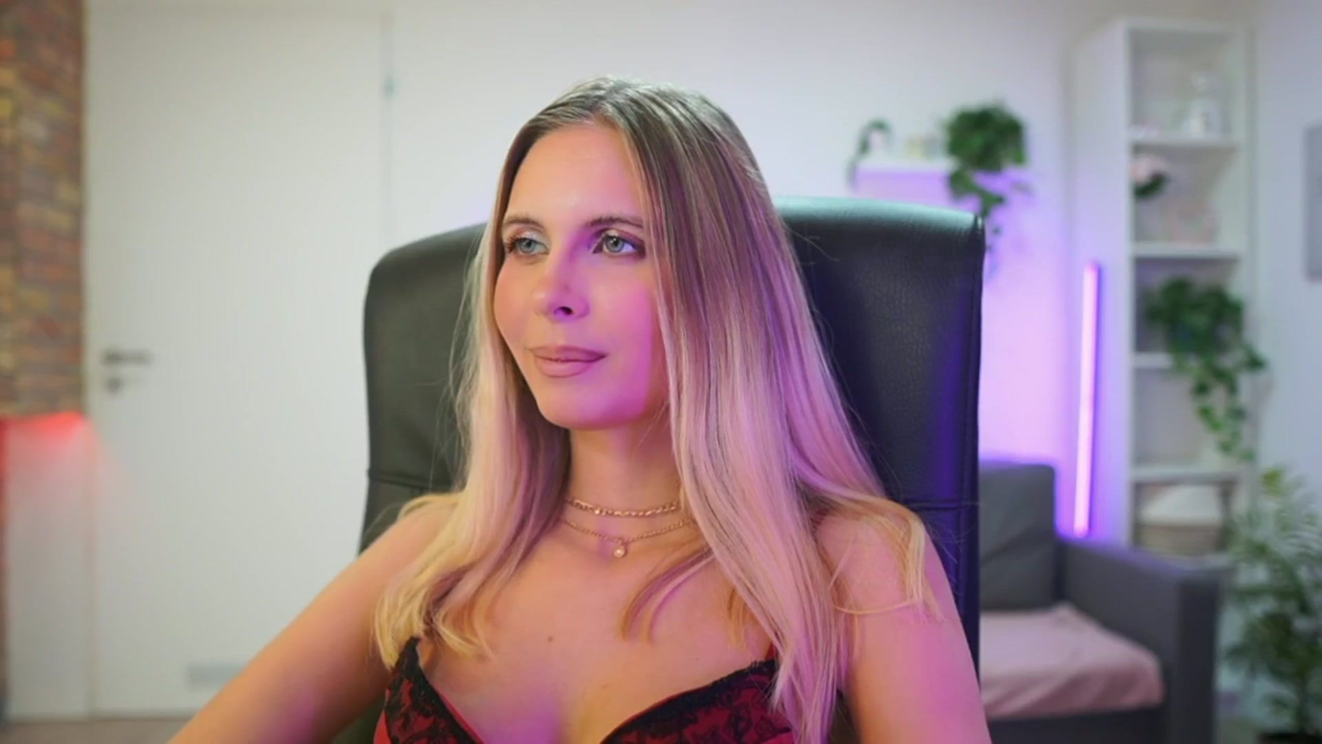 Gallery image thumbnail from Catecrago_'s myfreecams stream on, 01/28/2026, 15:18 image 16 of 20