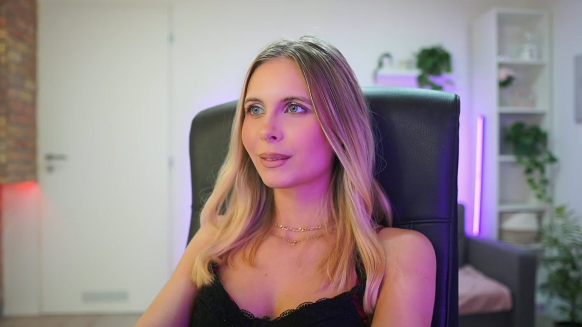 Gallery image thumbnail from Catecrago_'s myfreecams stream on, 01/28/2026, 15:18 image 1 of 20