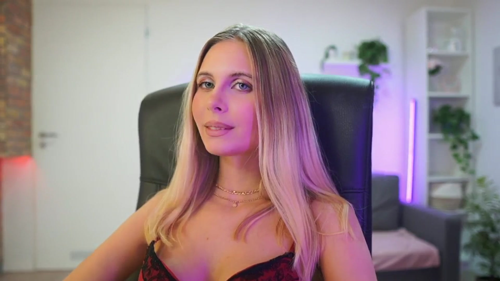 Gallery image thumbnail from Catecrago_'s myfreecams stream on, 01/28/2026, 15:18 image 15 of 20