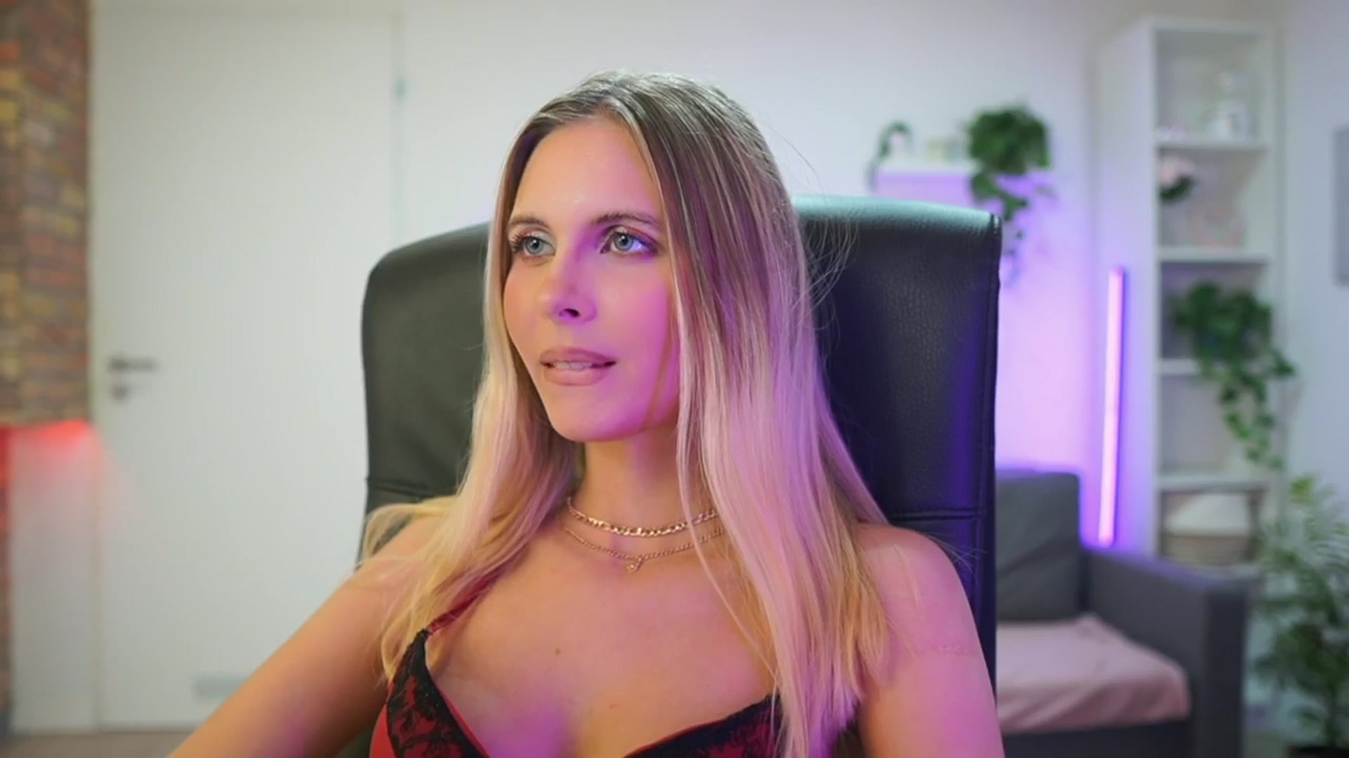 Gallery image thumbnail from Catecrago_'s myfreecams stream on, 01/28/2026, 15:18 image 19 of 20