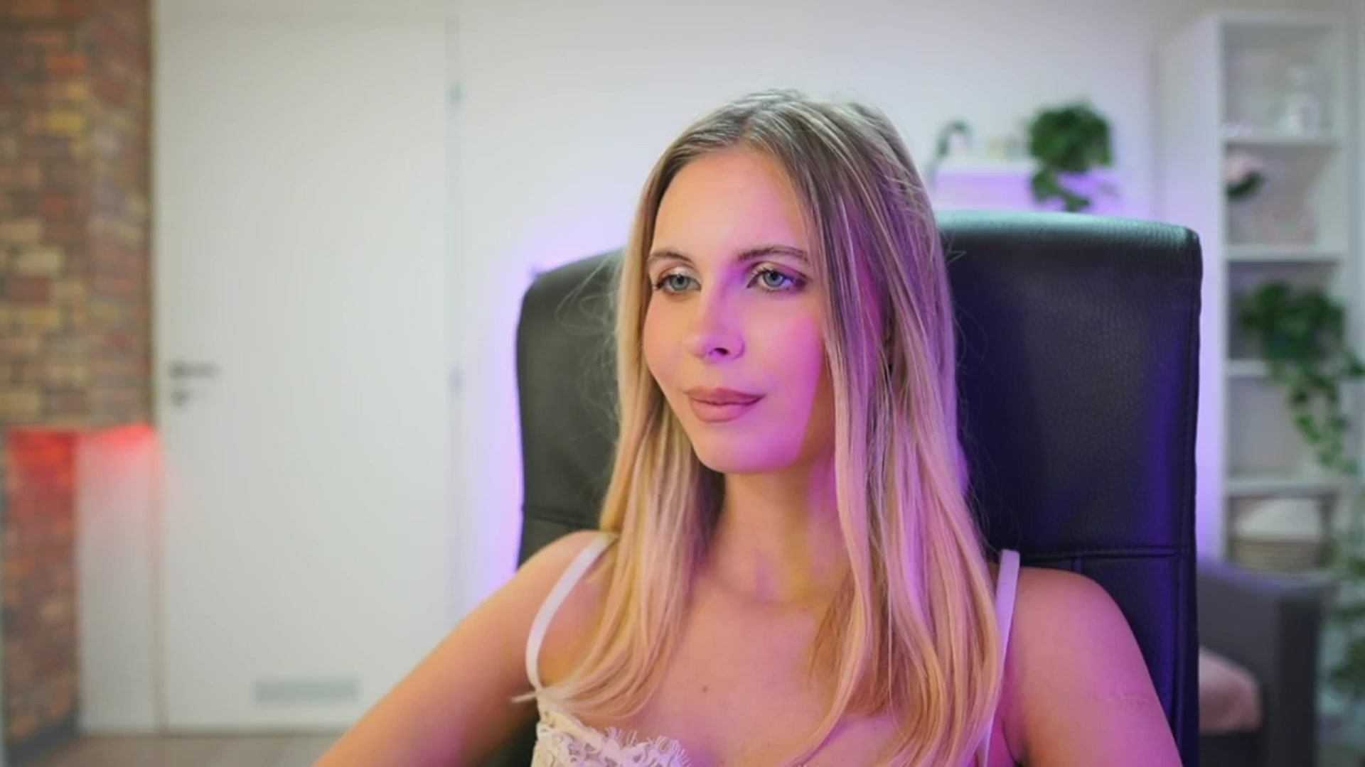 Gallery image thumbnail from Catecrago_'s myfreecams stream on, 01/30/2026, 12:25 image 18 of 20