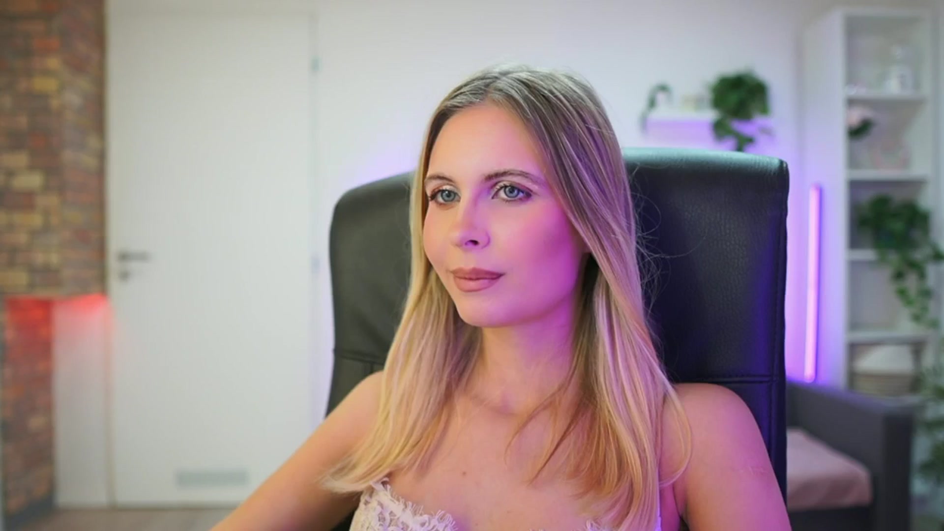 Gallery image thumbnail from Catecrago_'s myfreecams stream on, 01/30/2026, 12:25 image 15 of 20