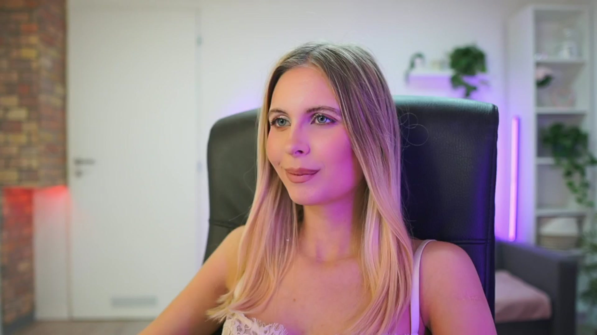 Gallery image thumbnail from Catecrago_'s myfreecams stream on, 01/30/2026, 12:25 image 13 of 20