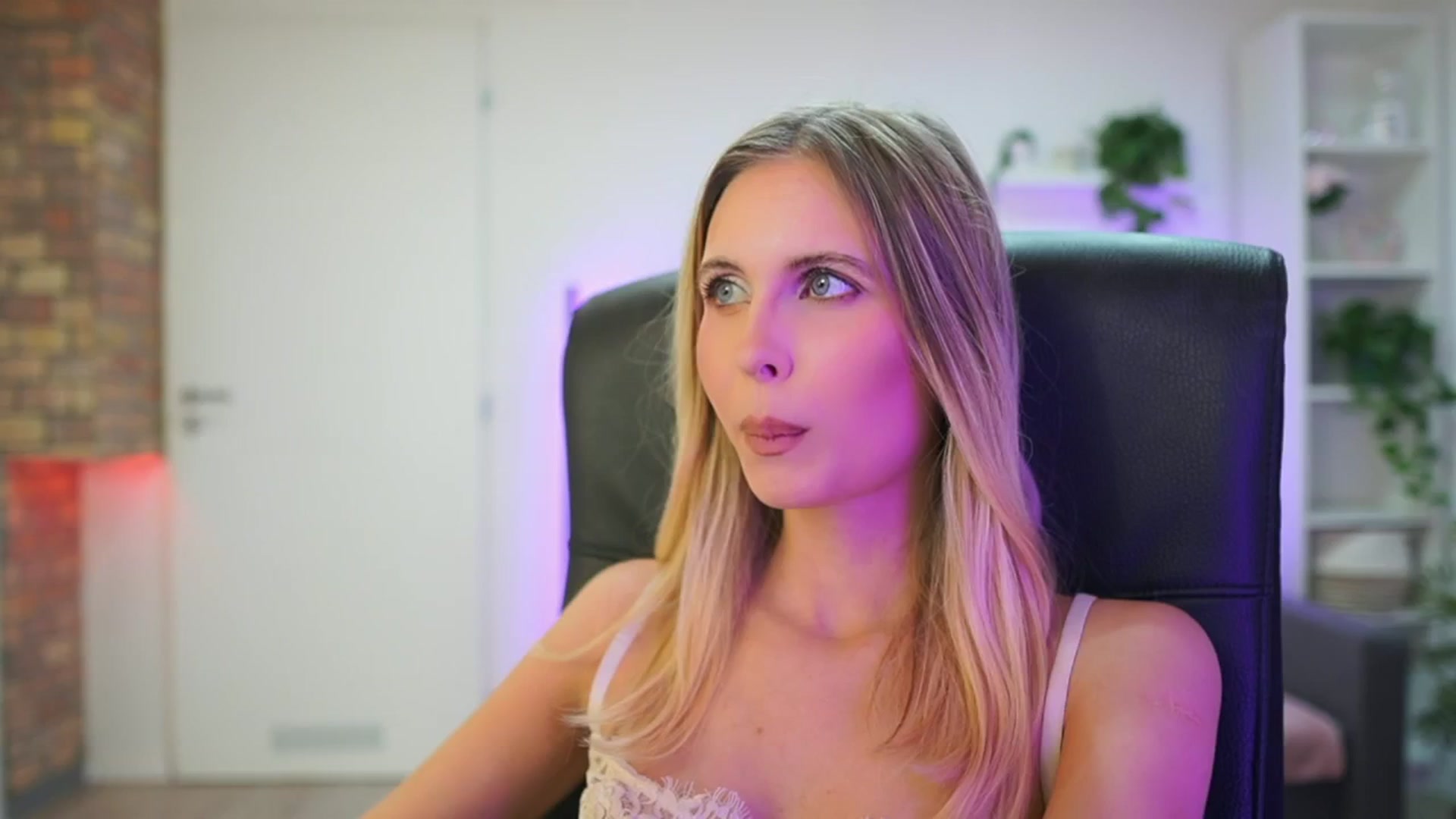 Gallery image thumbnail from Catecrago_'s myfreecams stream on, 01/30/2026, 12:25 image 19 of 20