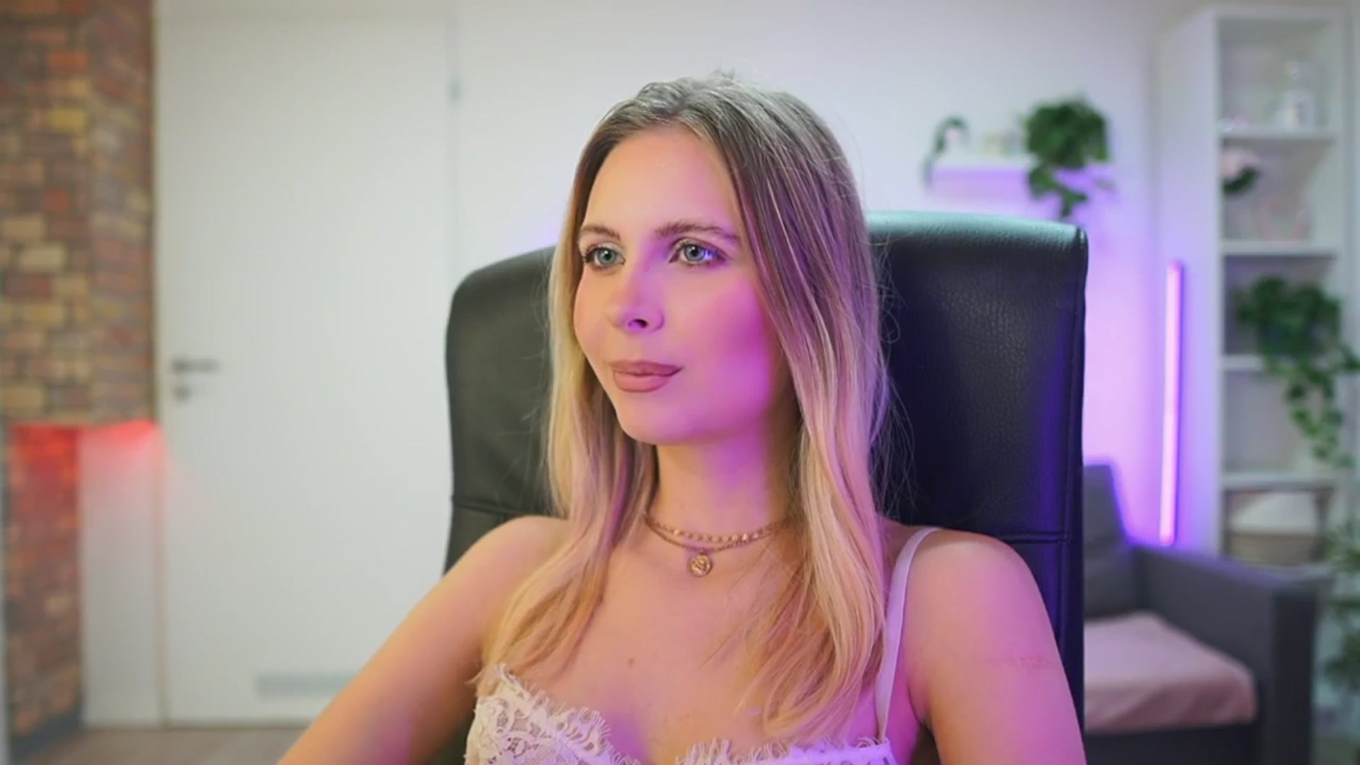 Gallery image thumbnail from Catecrago_'s myfreecams stream on, 02/02/2026, 11:28 image 13 of 20