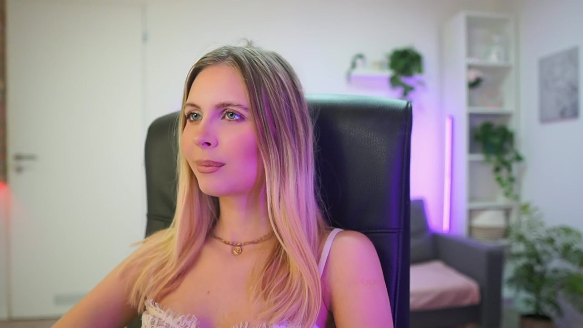 Gallery image thumbnail from Catecrago_'s myfreecams stream on, 02/02/2026, 11:28 image 19 of 20