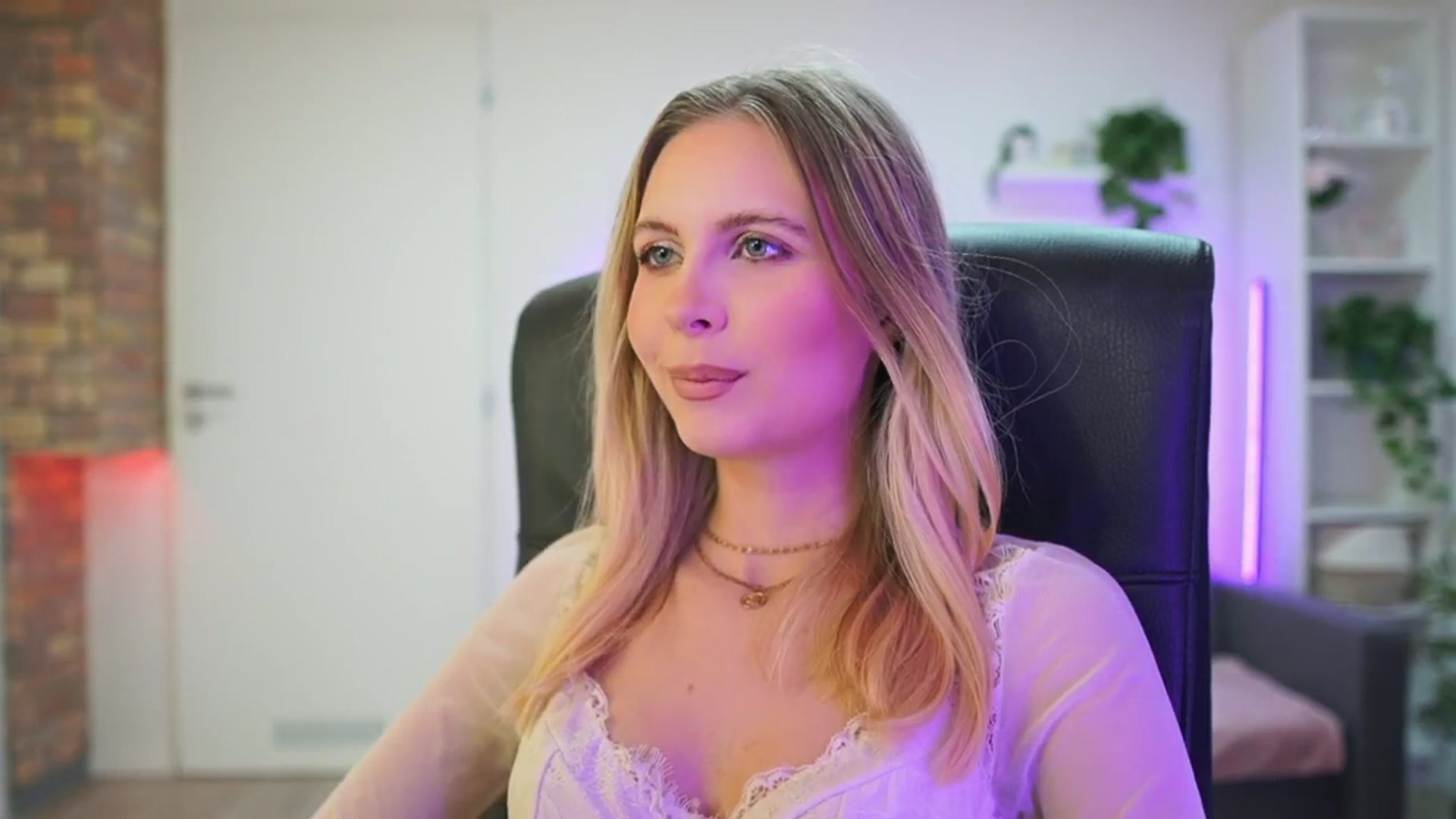 Gallery image thumbnail from Catecrago_'s myfreecams stream on, 02/02/2026, 11:28 image 2 of 20