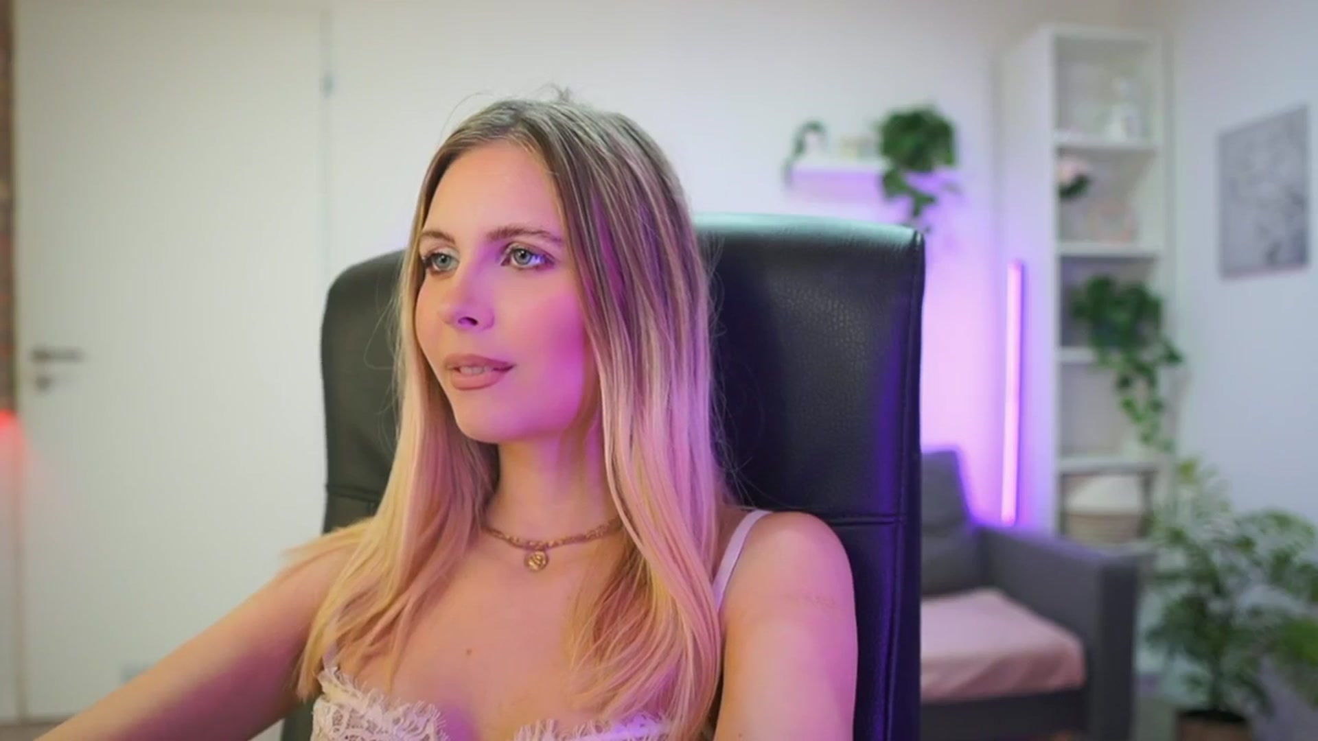 Gallery image thumbnail from Catecrago_'s myfreecams stream on, 02/02/2026, 11:28 image 18 of 20