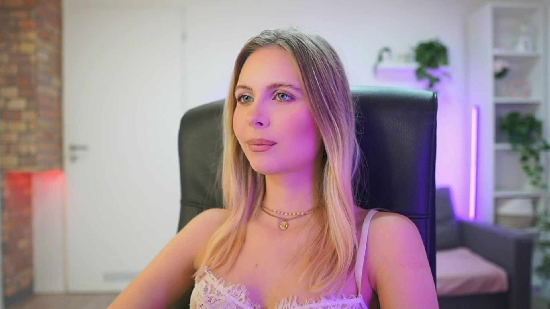 Gallery image thumbnail from Catecrago_'s myfreecams stream on, 02/02/2026, 11:28 image 11 of 20