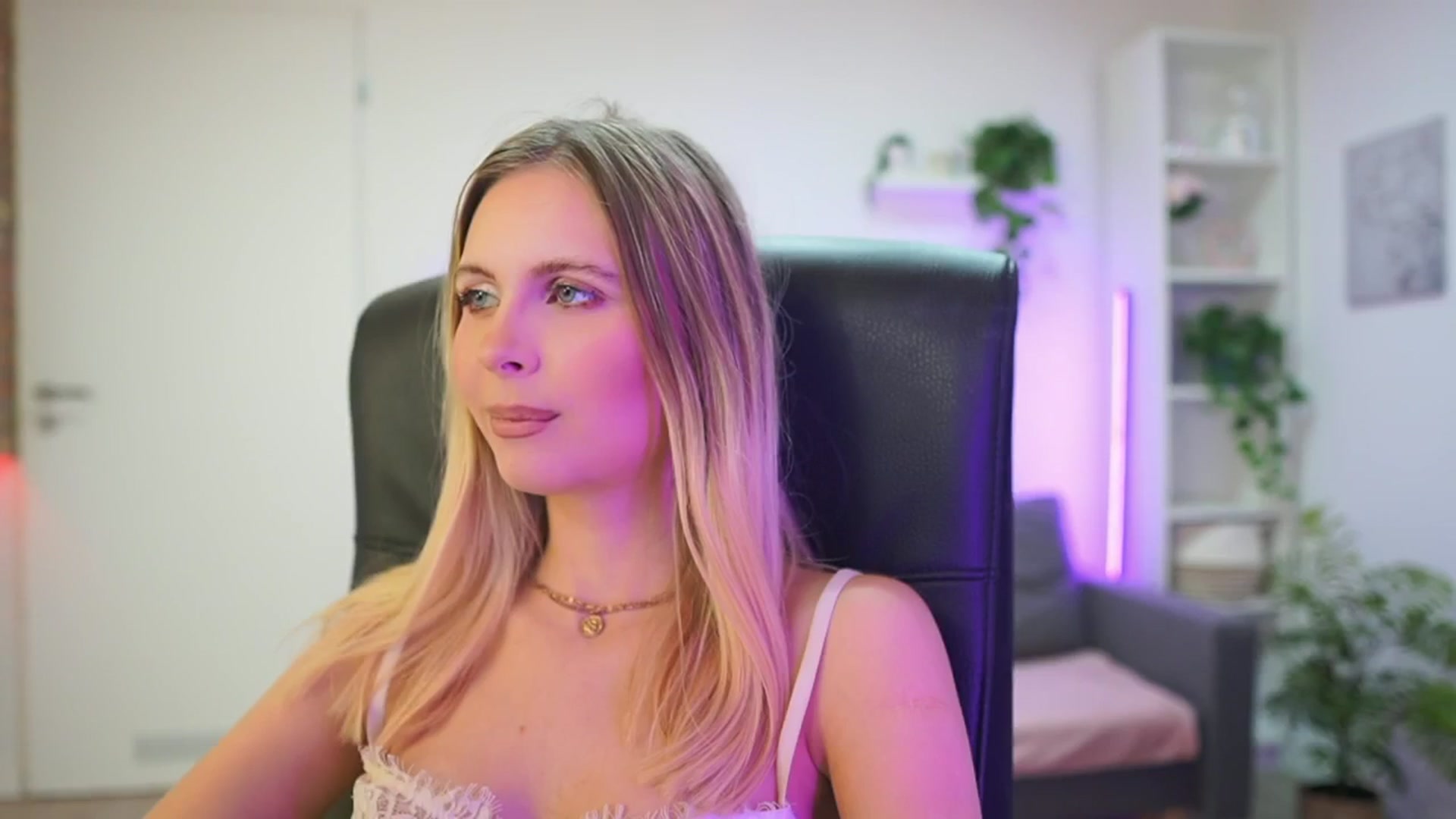Gallery image thumbnail from Catecrago_'s myfreecams stream on, 02/02/2026, 11:28 image 20 of 20