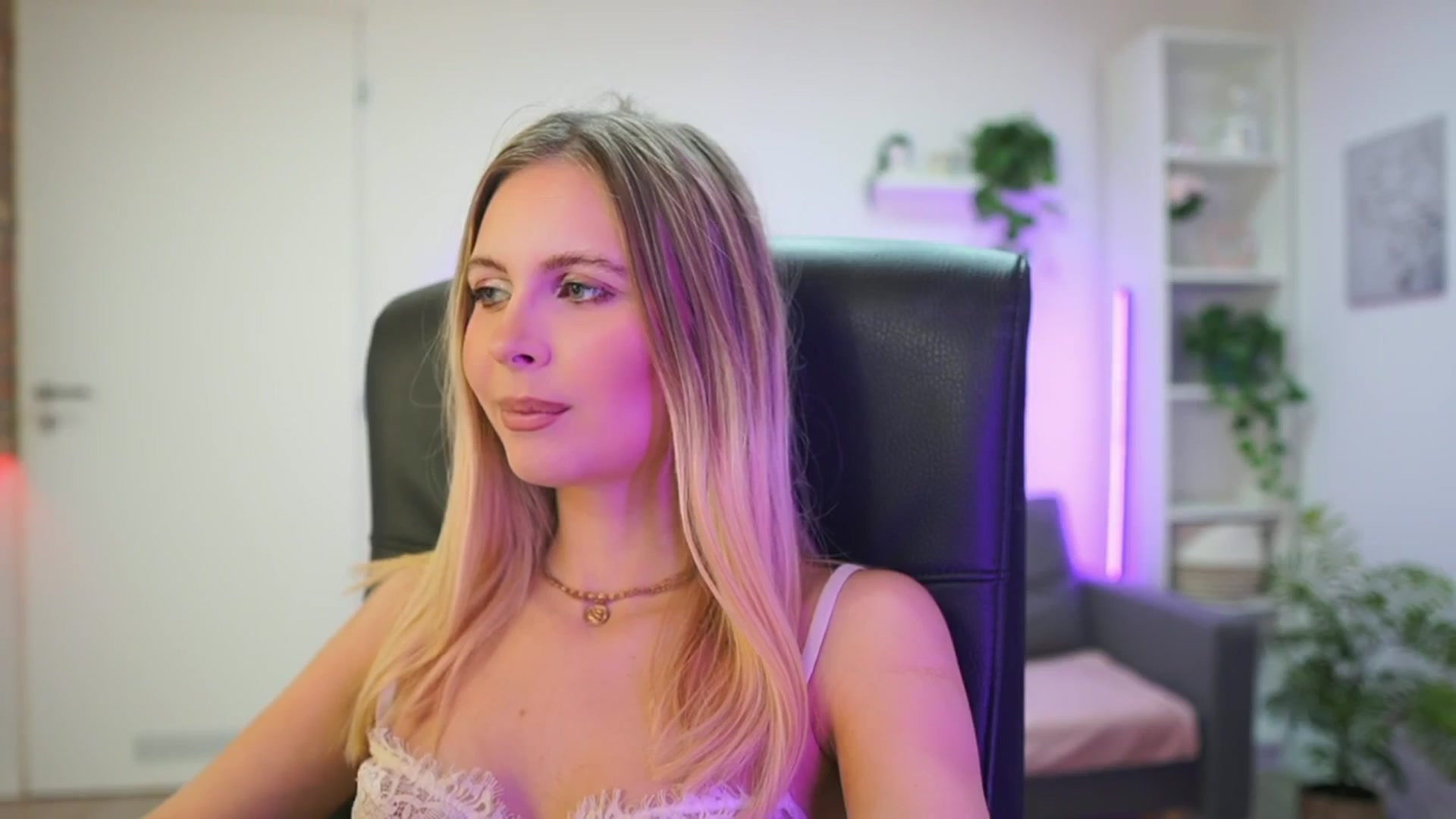 Gallery image thumbnail from Catecrago_'s myfreecams stream on, 02/02/2026, 11:28 image 17 of 20