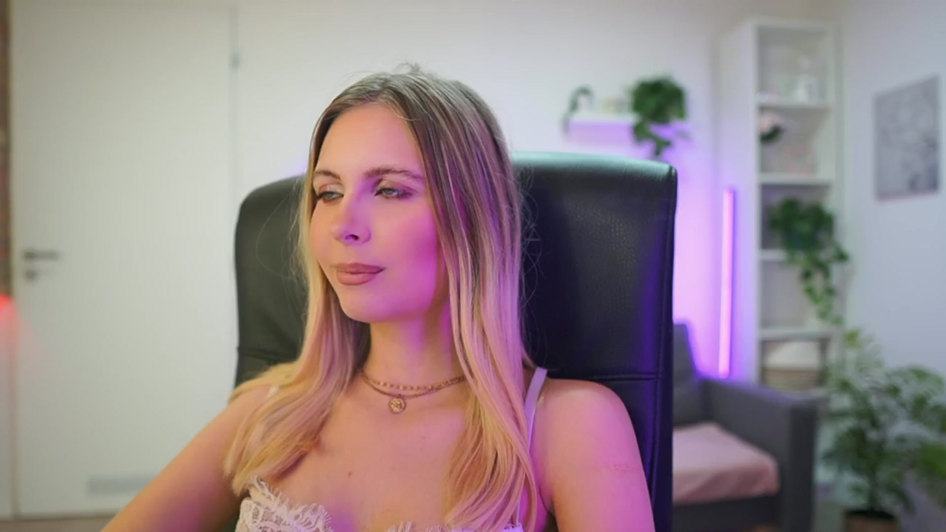 Gallery image thumbnail from Catecrago_'s myfreecams stream on, 02/02/2026, 11:50 image 5 of 20
