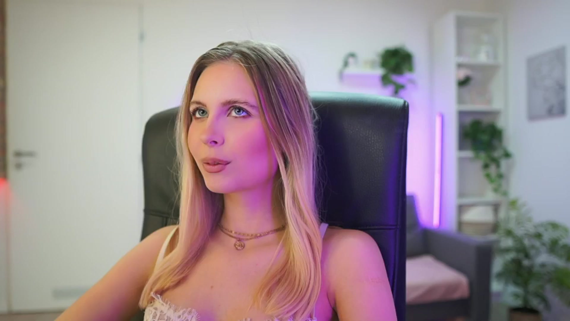 Gallery image thumbnail from Catecrago_'s myfreecams stream on, 02/02/2026, 11:50 image 14 of 20