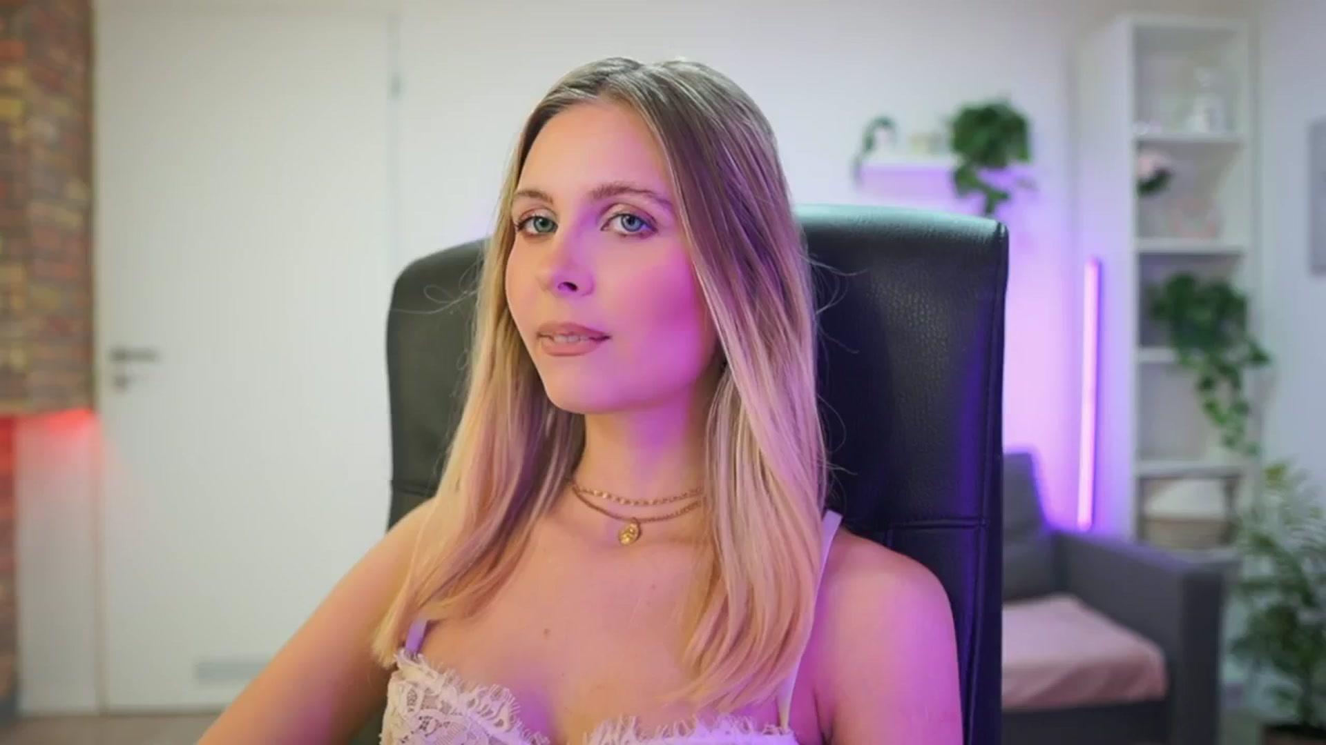 Gallery image thumbnail from Catecrago_'s myfreecams stream on, 02/02/2026, 12:34 image 4 of 20