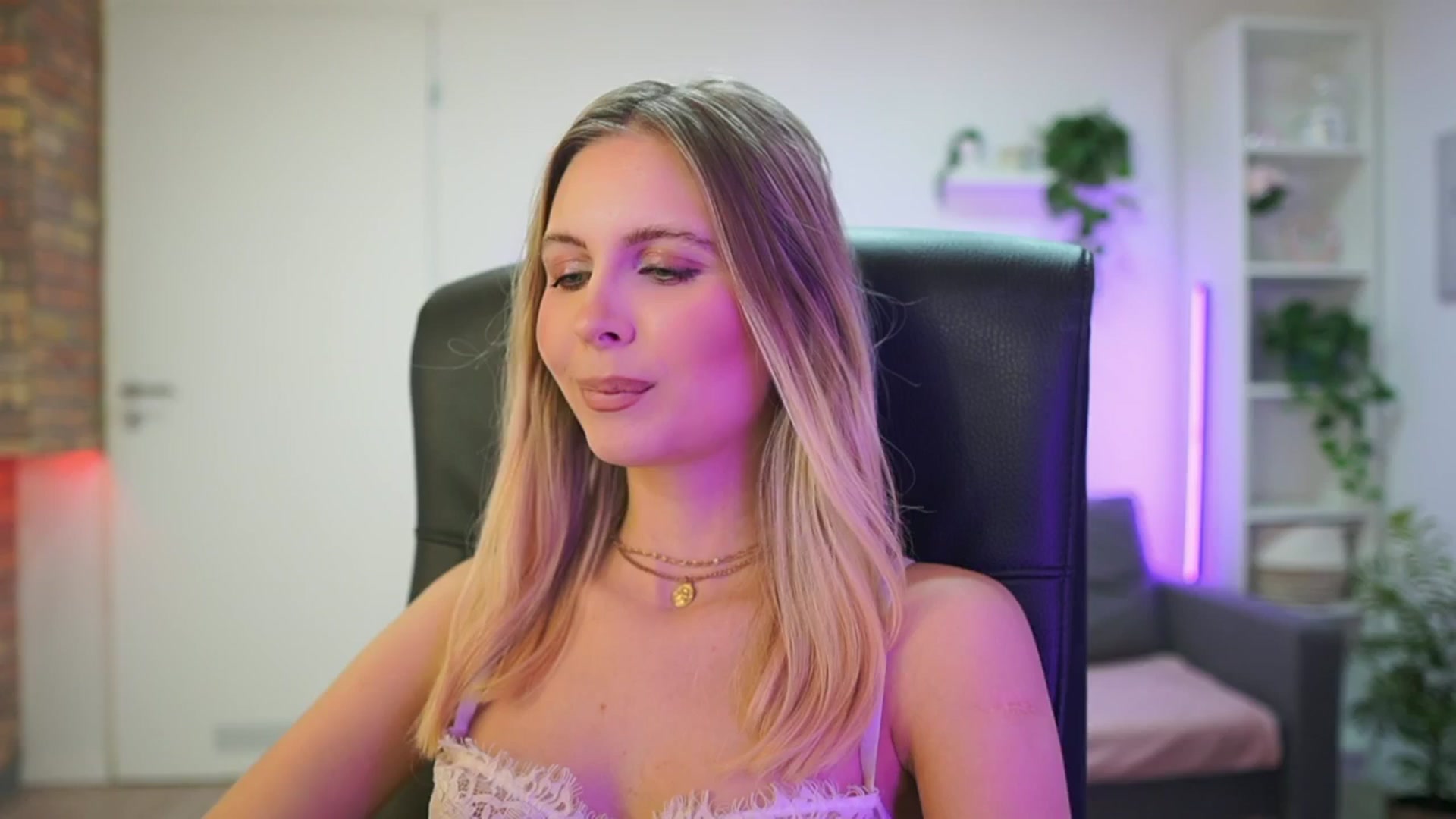 Gallery image thumbnail from Catecrago_'s myfreecams stream on, 02/02/2026, 12:34 image 6 of 20