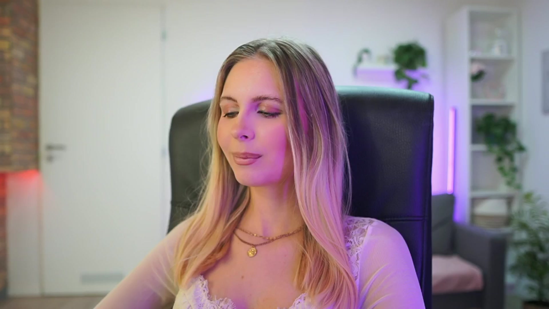 Gallery image thumbnail from Catecrago_'s myfreecams stream on, 02/02/2026, 13:28 image 7 of 20