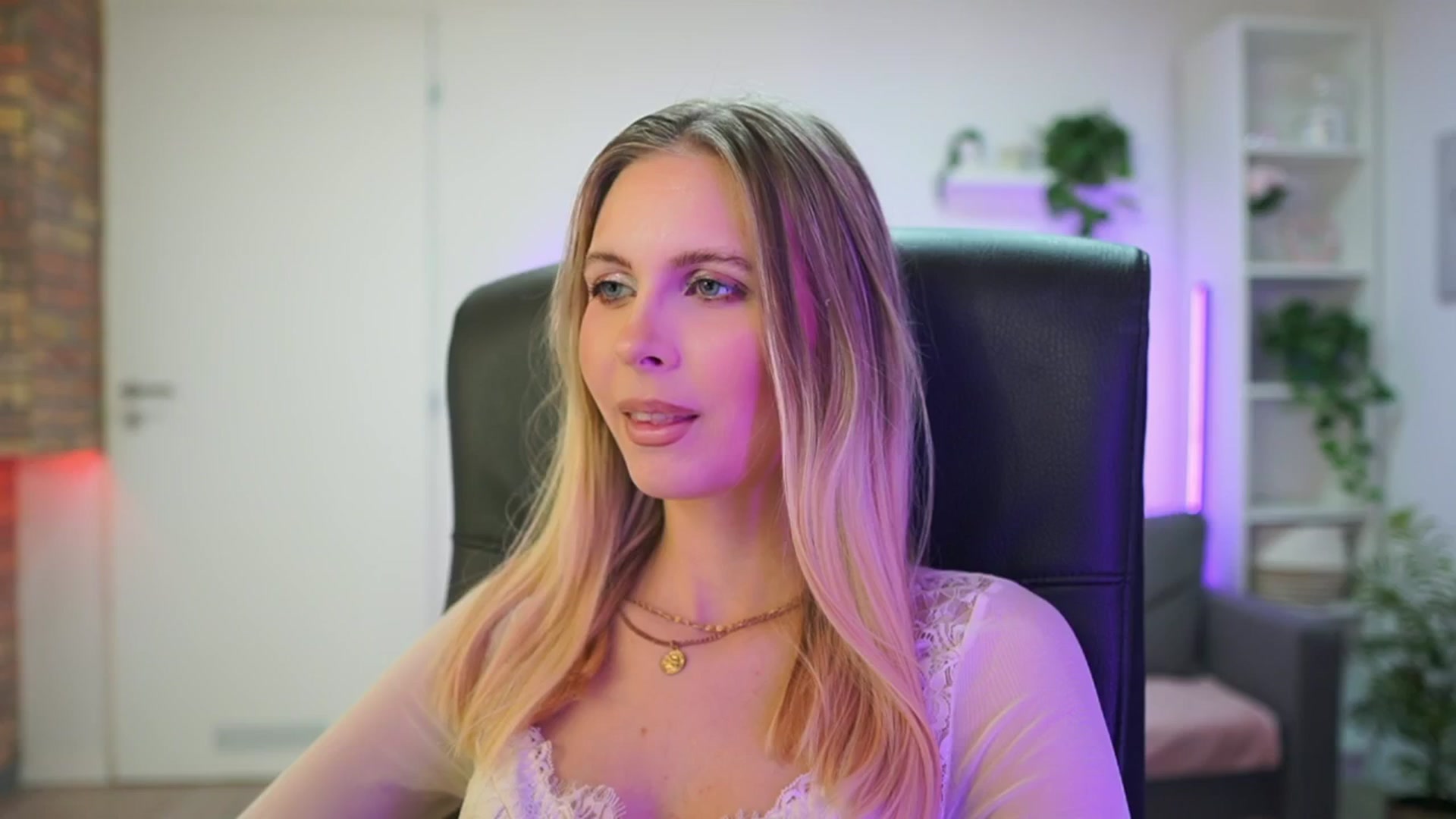 Gallery image thumbnail from Catecrago_'s myfreecams stream on, 02/02/2026, 13:28 image 1 of 20