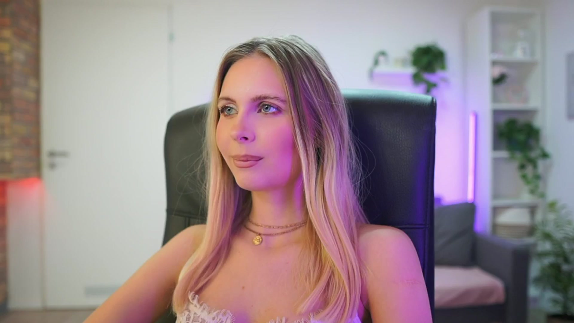 Gallery image thumbnail from Catecrago_'s myfreecams stream on, 02/02/2026, 13:28 image 19 of 20