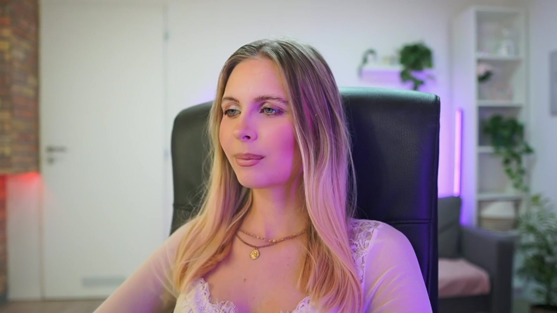 Gallery image thumbnail from Catecrago_'s myfreecams stream on, 02/02/2026, 13:28 image 9 of 20